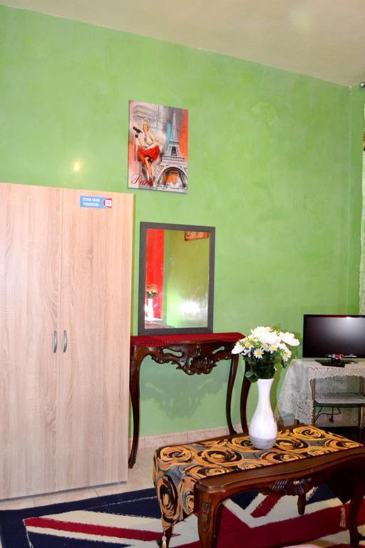 B&B Milon Mestre Exteriör bild